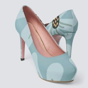 Women's Custom design platform heals